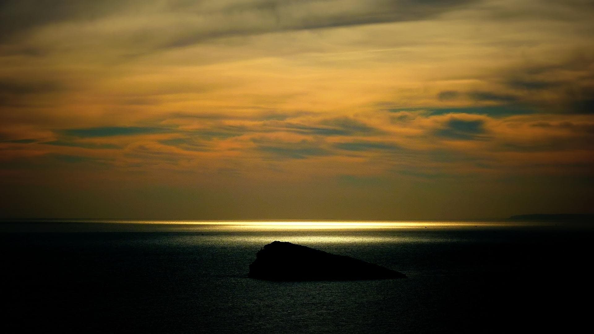 Coche Bettle amarillo